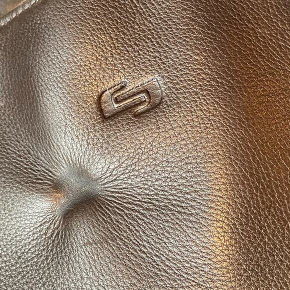 Solo New York 16" Leather Laptop Bucket Tote Bag - Picture 16 of 16